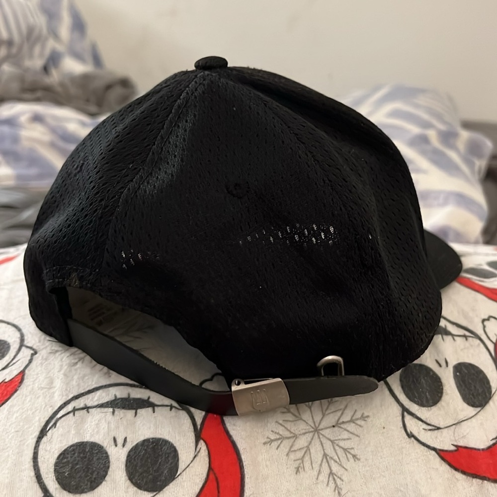 Black Hat - Picture 2 of 2